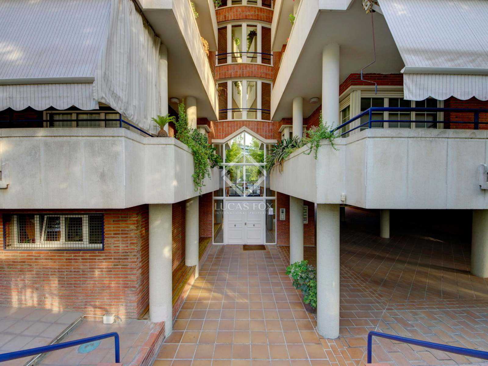 Condominium dans San Juan Despi, Catalonia 11103431