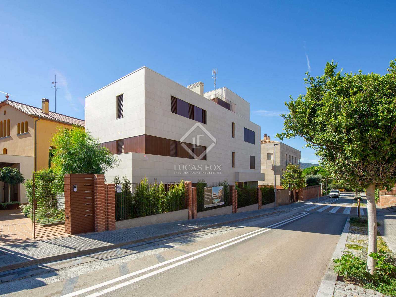 Condominium in San Feliu de Llobregat, Catalonia 11103457