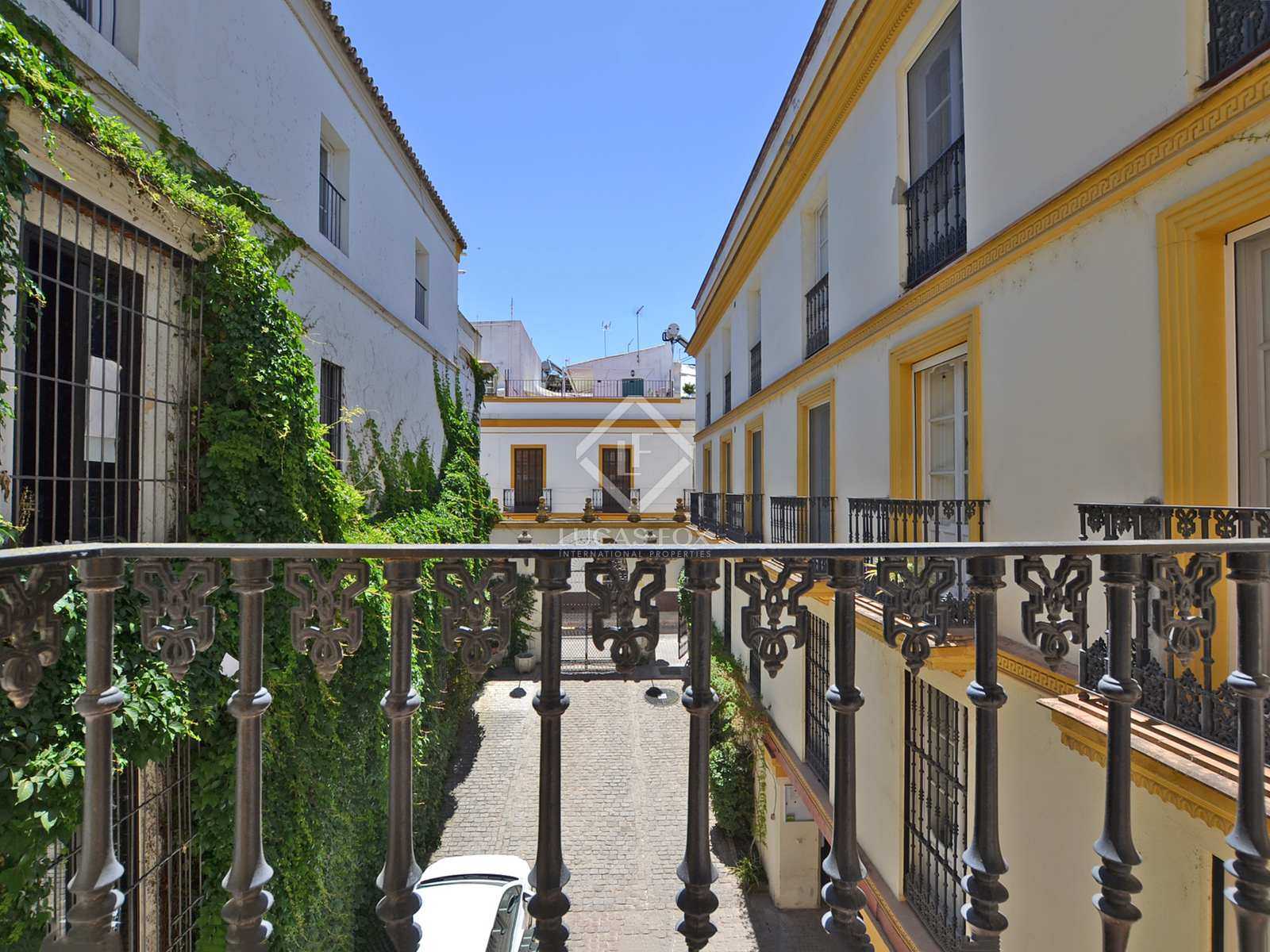 Condominium in Seville, Andalusia 11103569