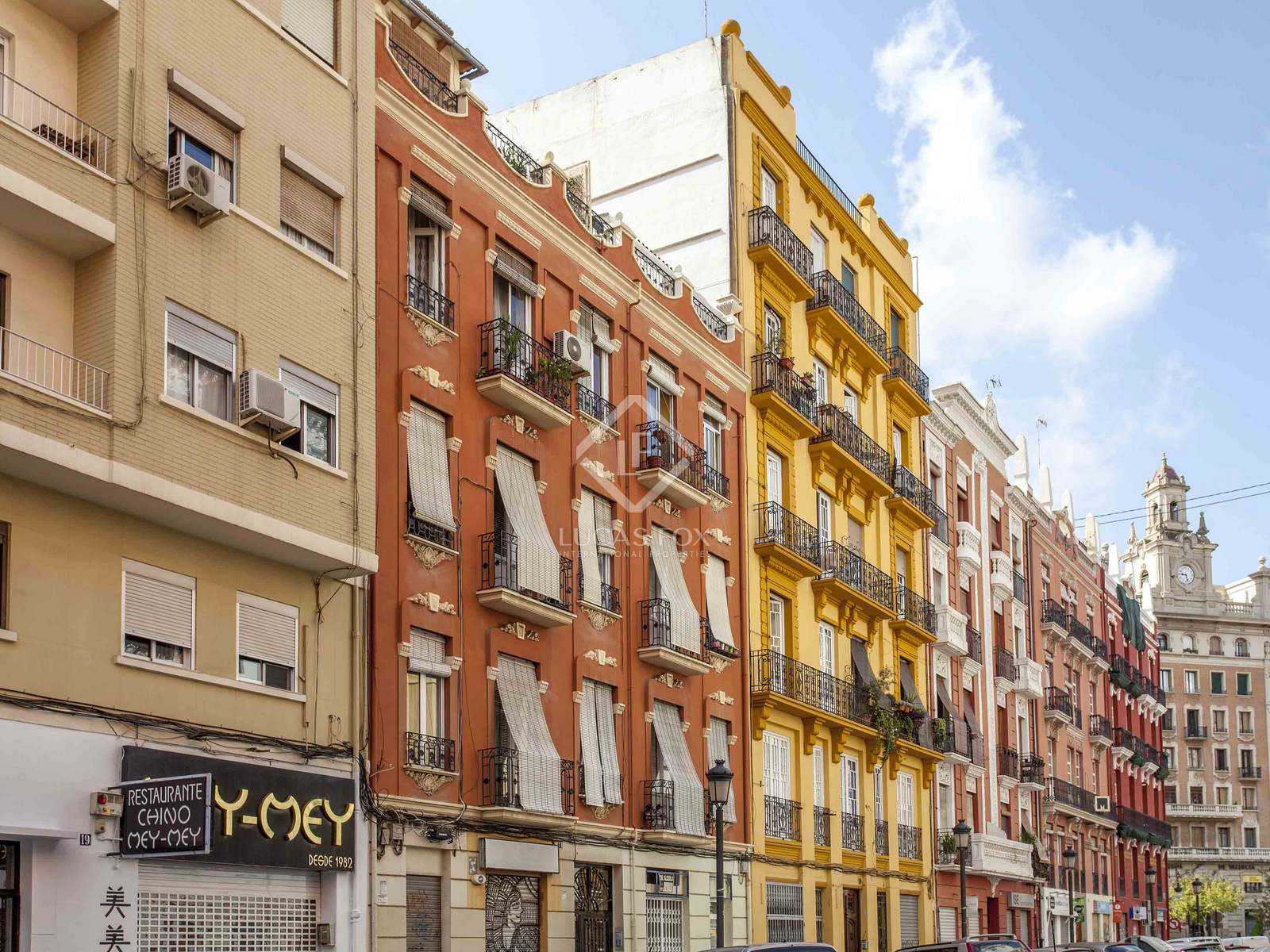 Condominium in Valencia, Valencian Community 11103754