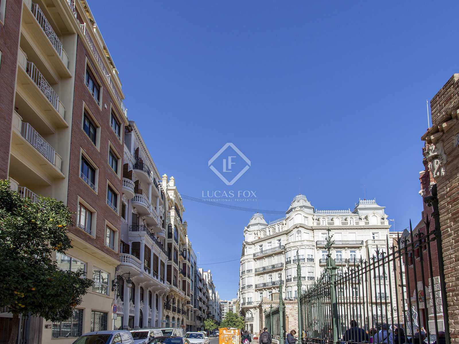 Condominium in Valencia, Valencian Community 11103772