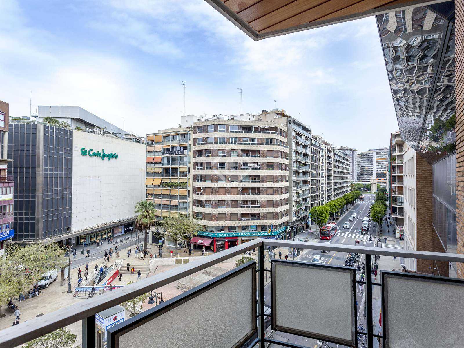 Condominium in Valencia, Valencia 11103820