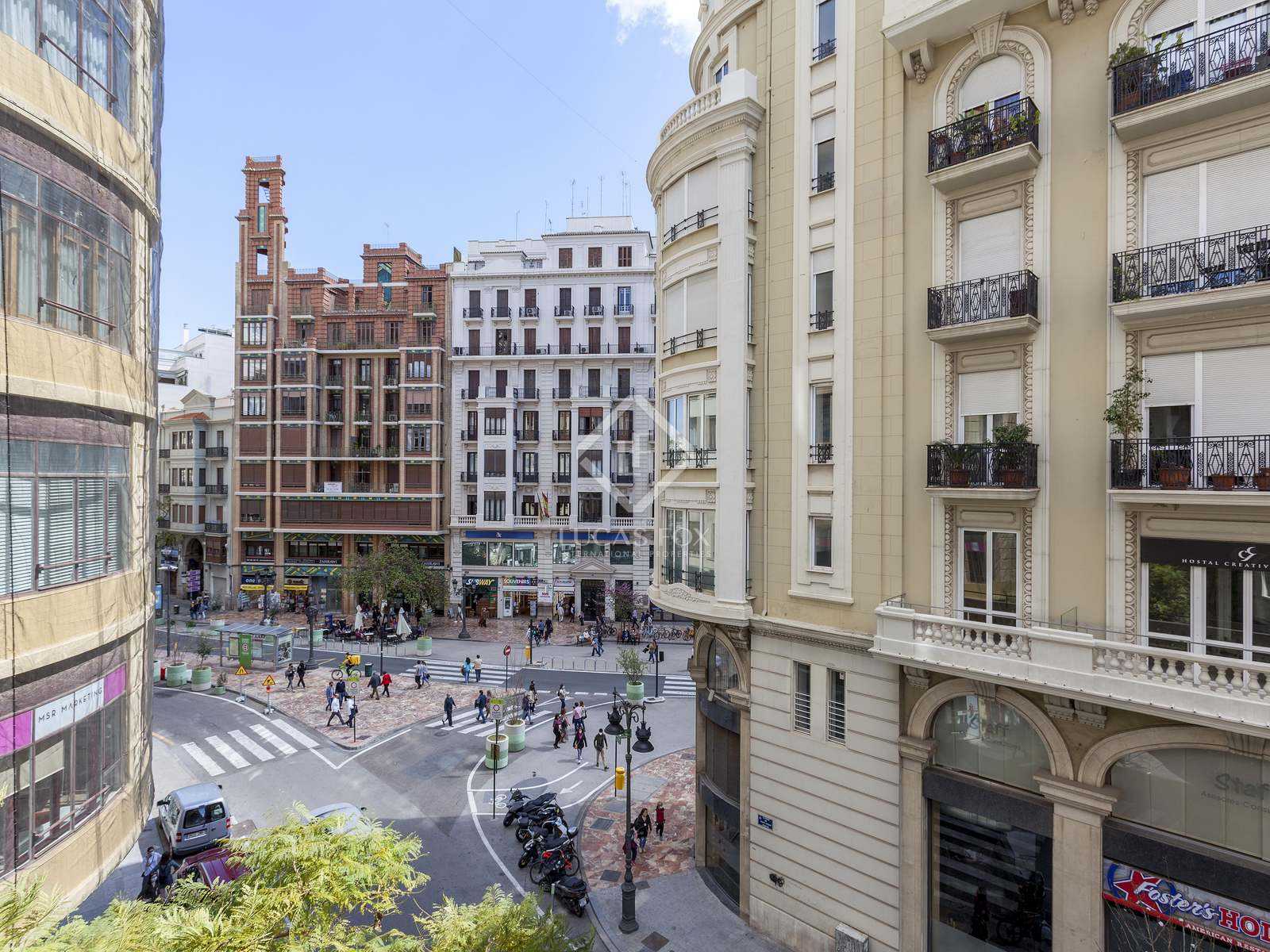 Condominium in Valencia, Valencian Community 11103847