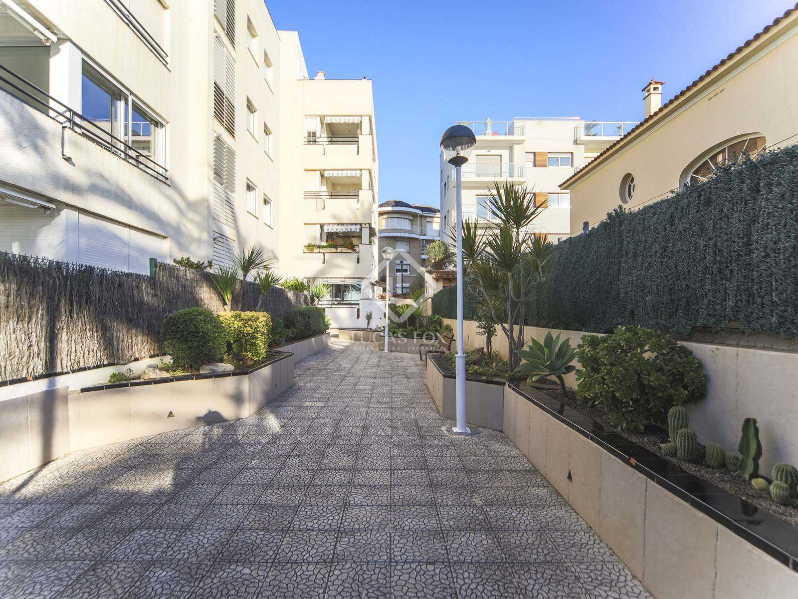 Condominium in Villanueva y Geltru, Catalonia 11104081