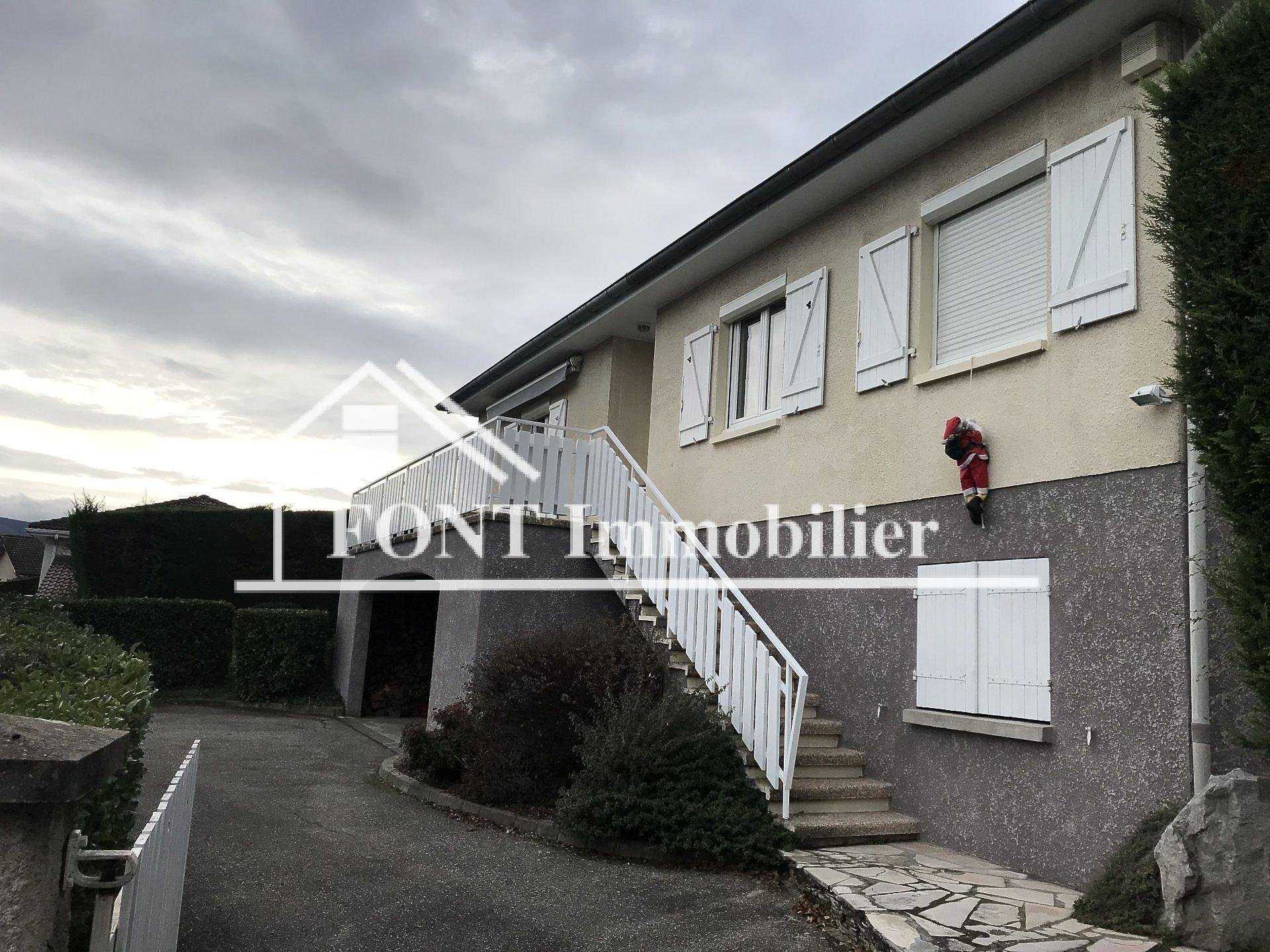 House in Saint-Chamond, Auvergne-Rhone-Alpes 11104343