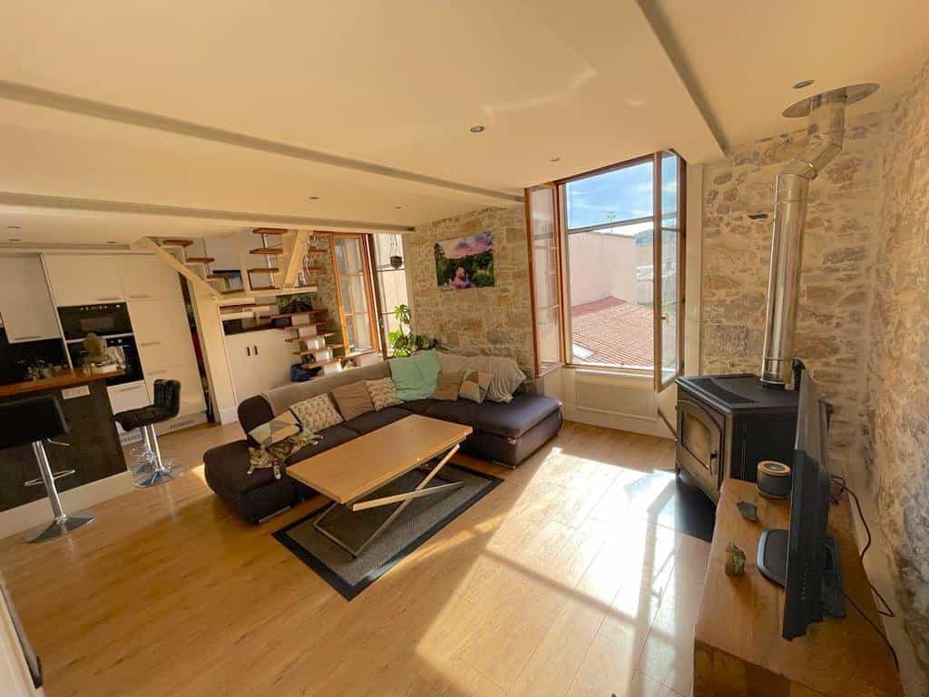 Condominium in Vallauris, Provence-Alpes-Cote d'Azur 11104345