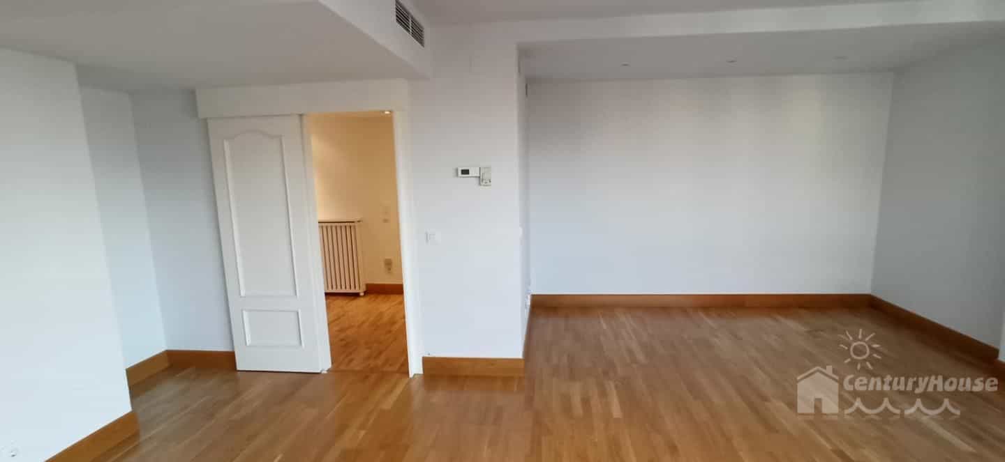 Condominium in Moncloa, Madrid 11104400