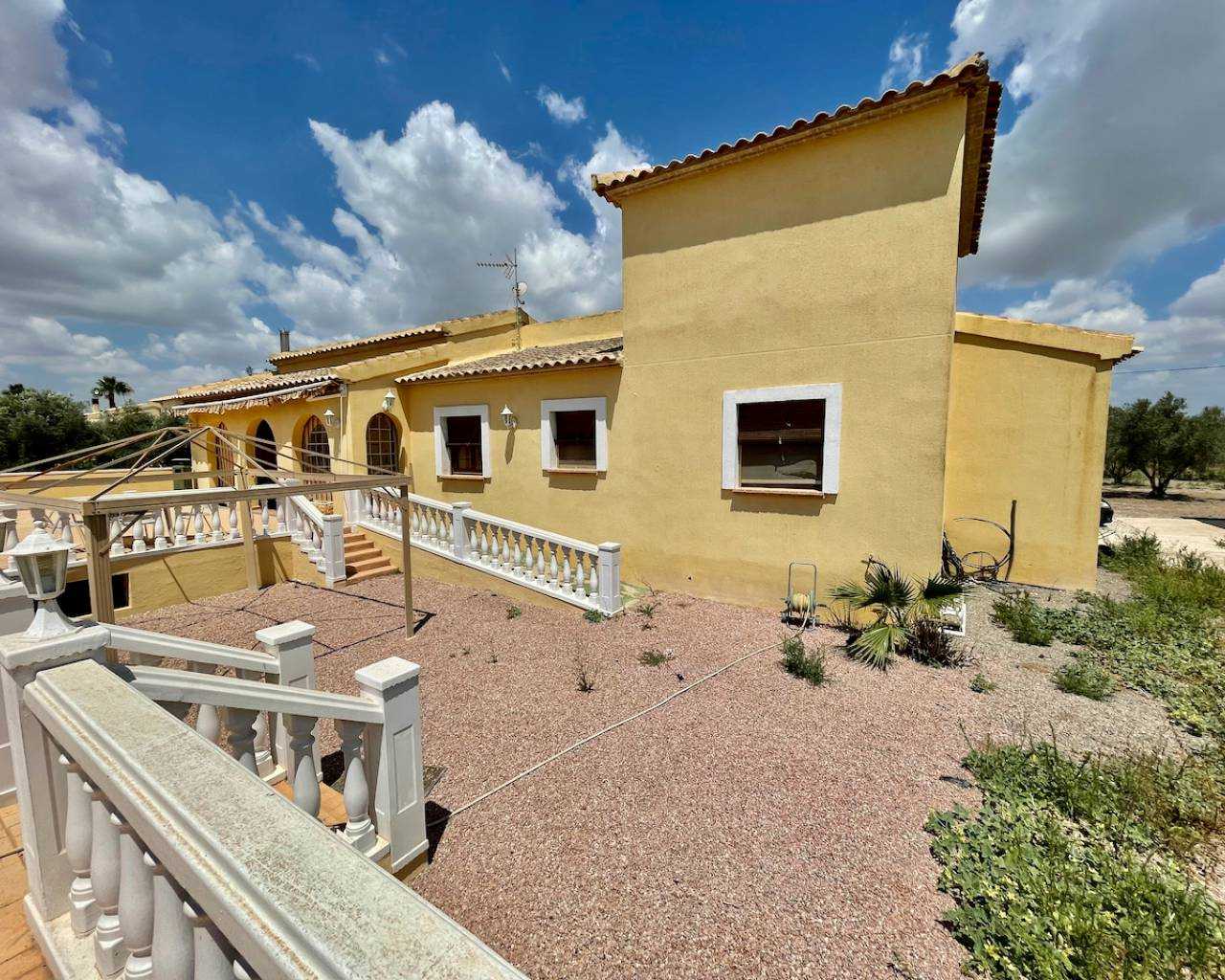 بيت في Crevillente, Comunidad Valenciana 11105420