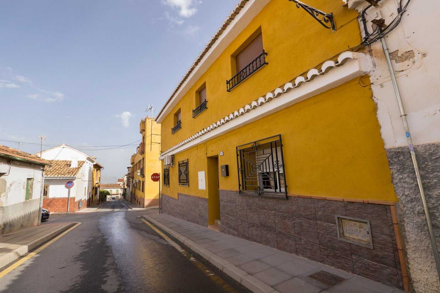 Будинок в La Zubia, Andalusia 11106331