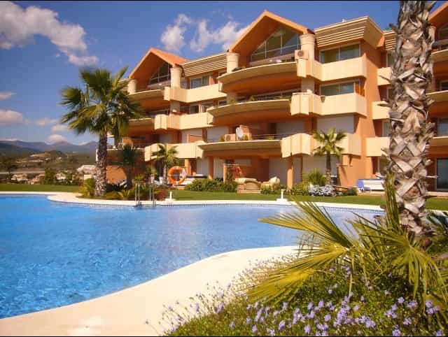 Condominium in San Pedro de Alcantara, Andalusia 11107426