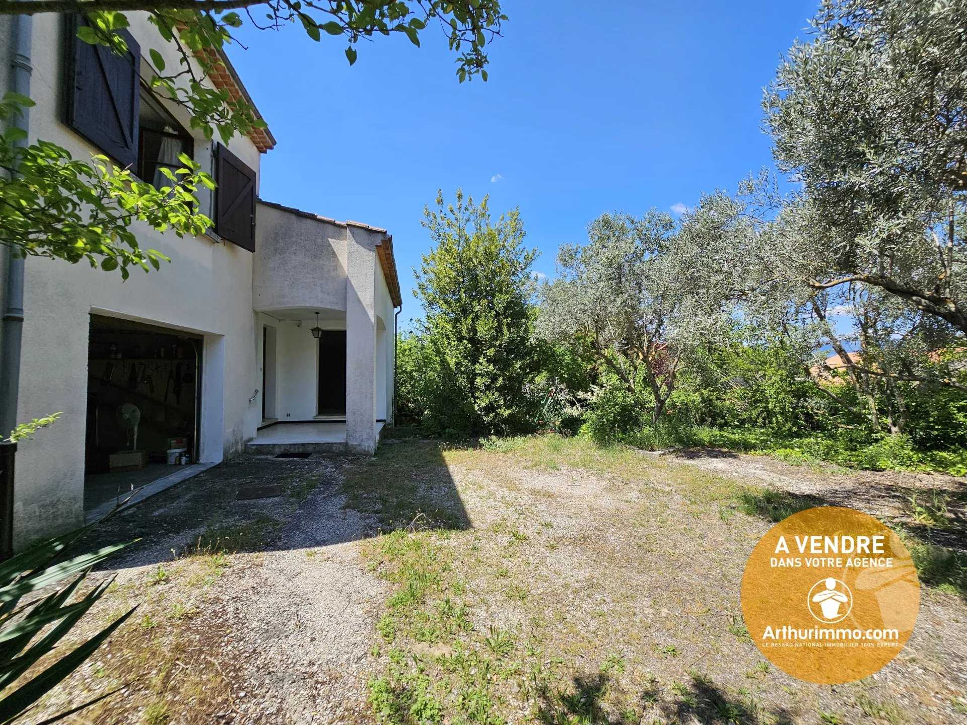 House in Pertuis, Provence-Alpes-Cote d'Azur 11107467