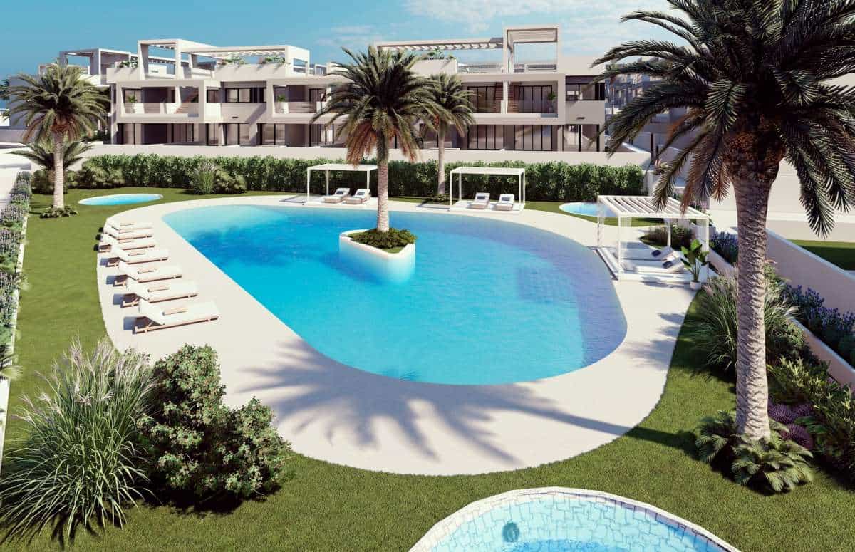 Condominium in Torrevieja, Comunidad Valenciana 11107559