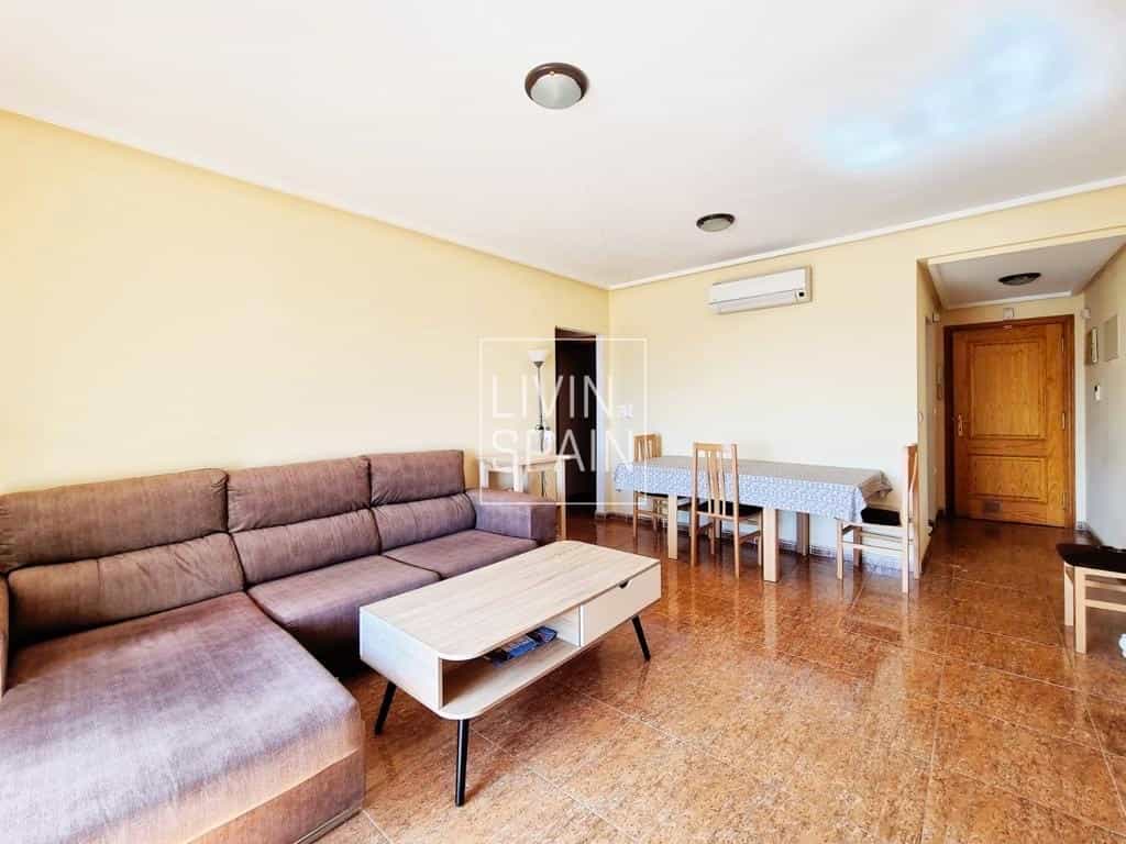 Condominium in Torrevieja, Valencia 11108449