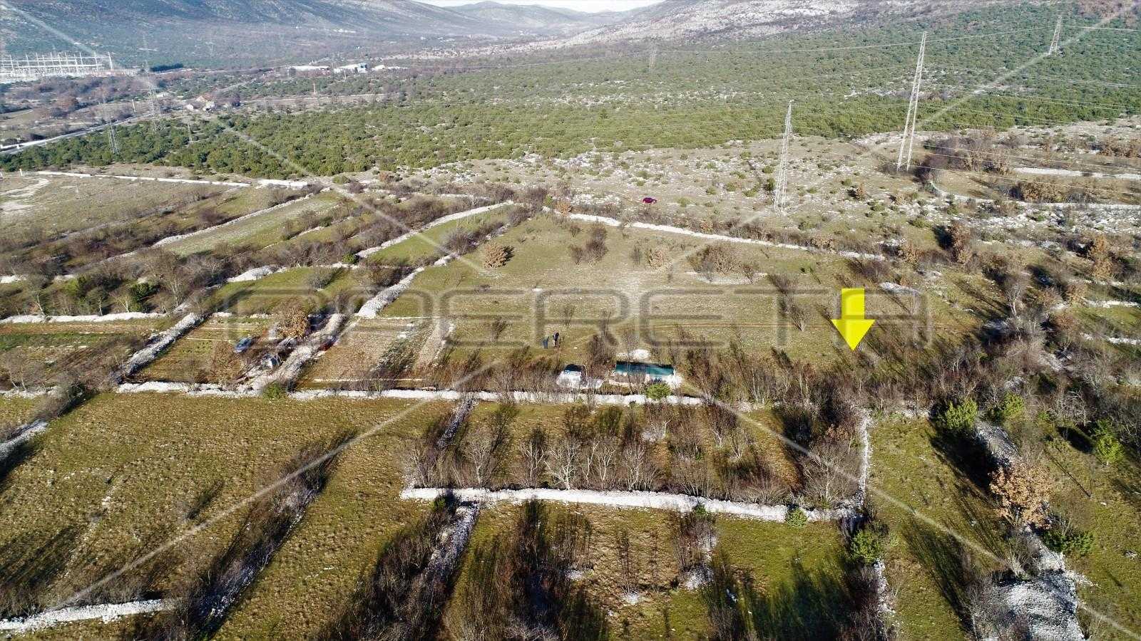 Land in Klis, Splitsko-Dalmatinska Zupanija 11108526