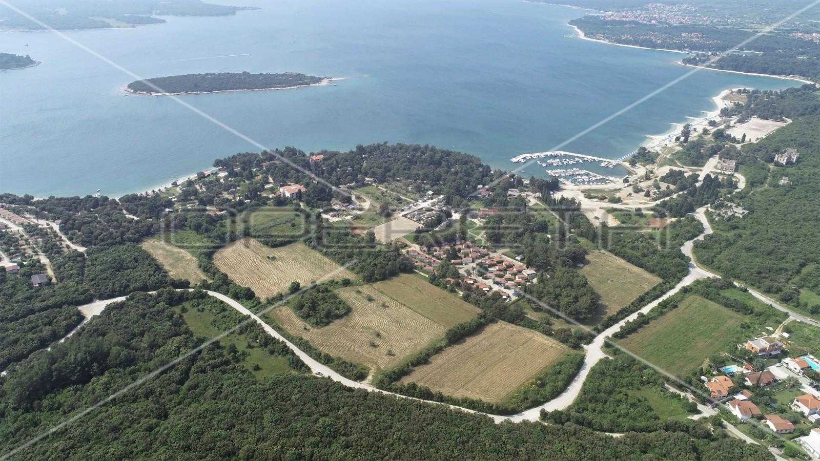 Land in Pula, Istarska županija 11108540