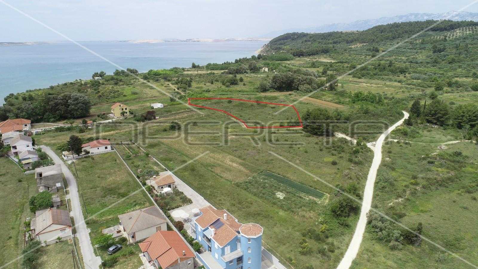 土地 在 Ljubač, Zadarska županija 11108541