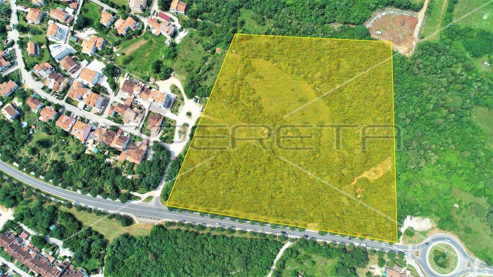 土地 在 Rovinj, Istarska Zupanija 11108542