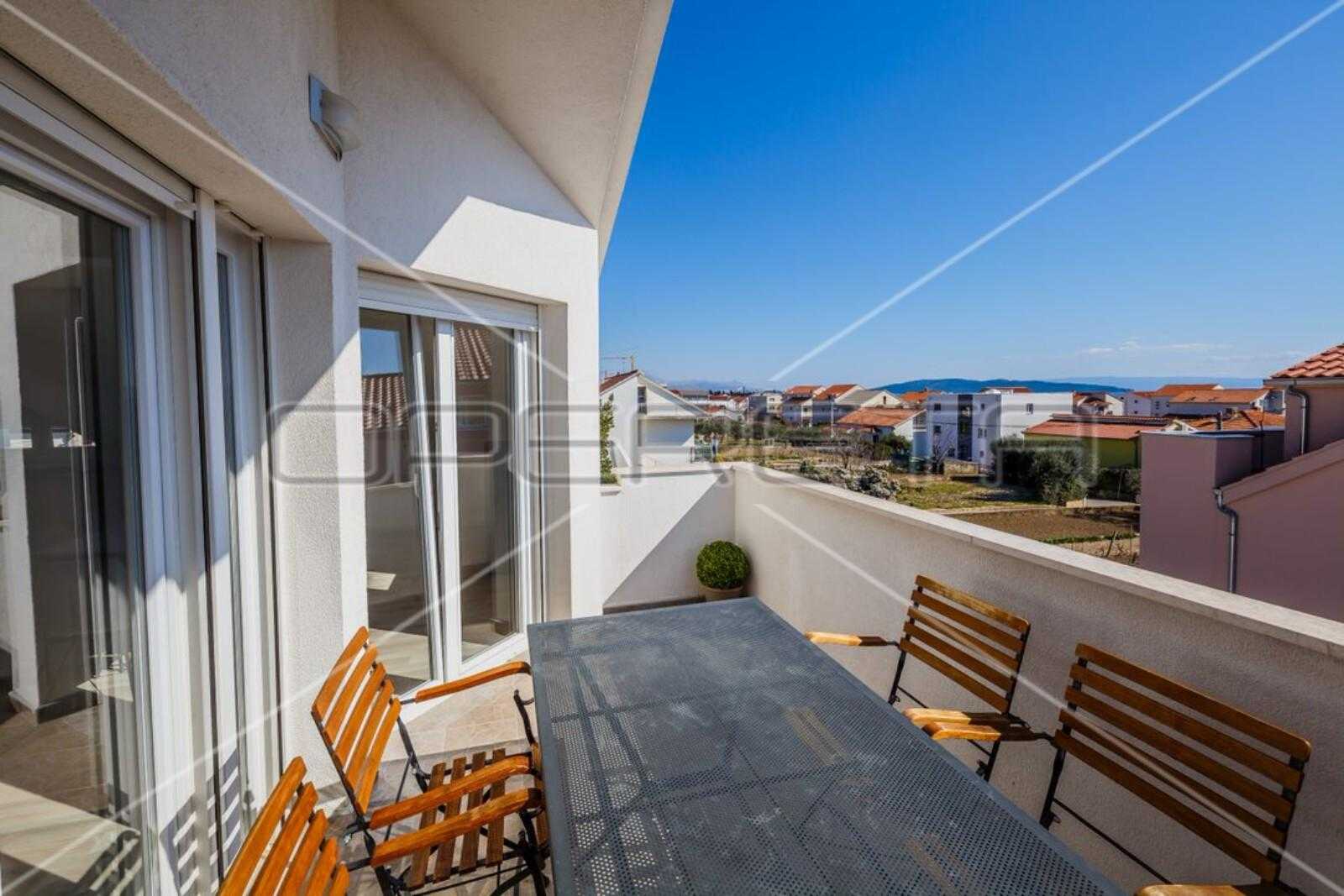 公寓 在 Kaštel Stari, Splitsko-dalmatinska županija 11108583