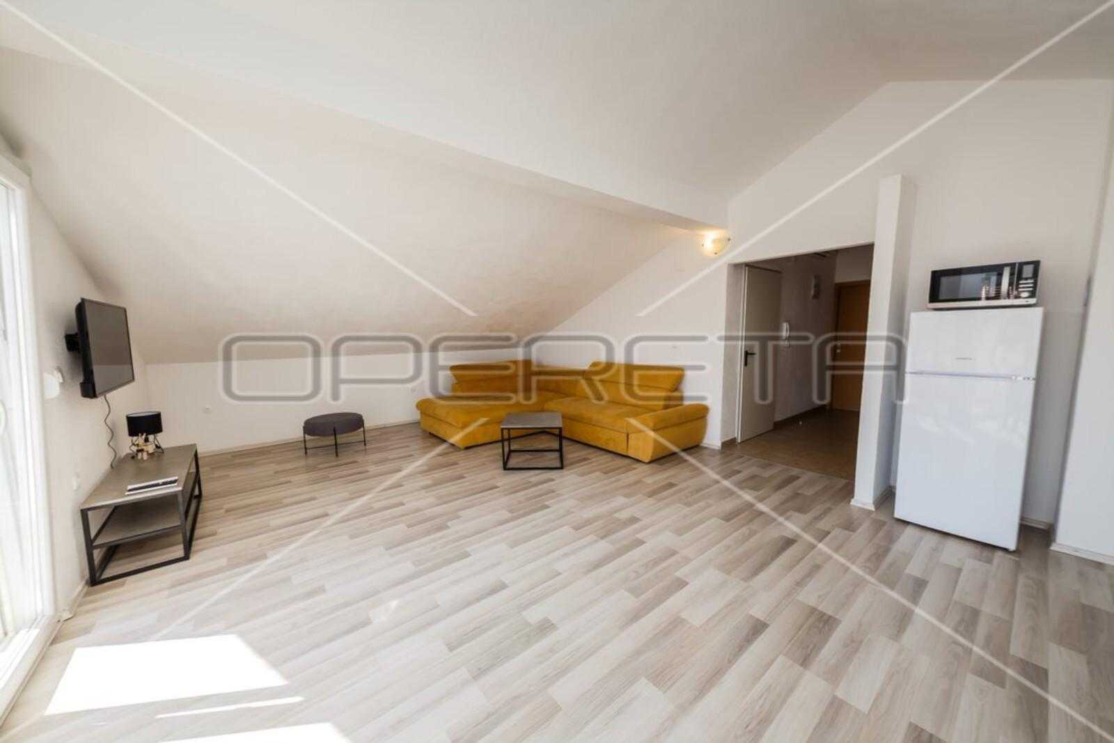 公寓 在 Kaštel Stari, Splitsko-dalmatinska županija 11108583