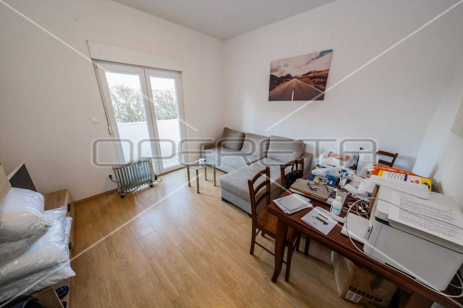 公寓 在 Kaštel Stari, Splitsko-dalmatinska županija 11108584