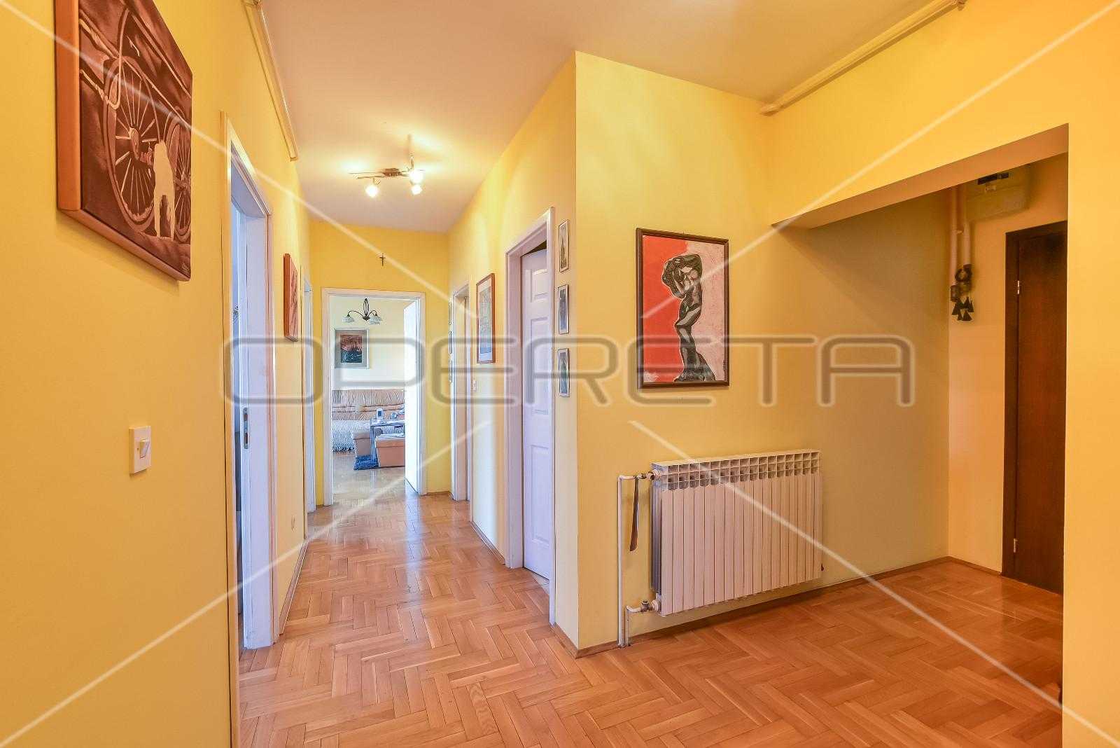 Condominium in Zagreb,  11108607