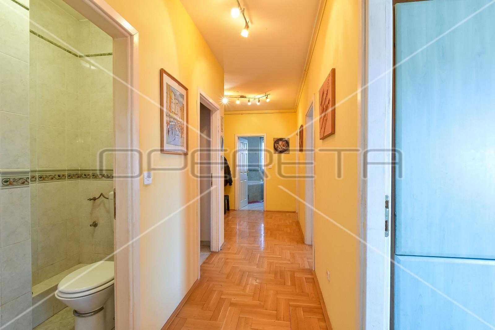 Condominium in Zagreb,  11108607