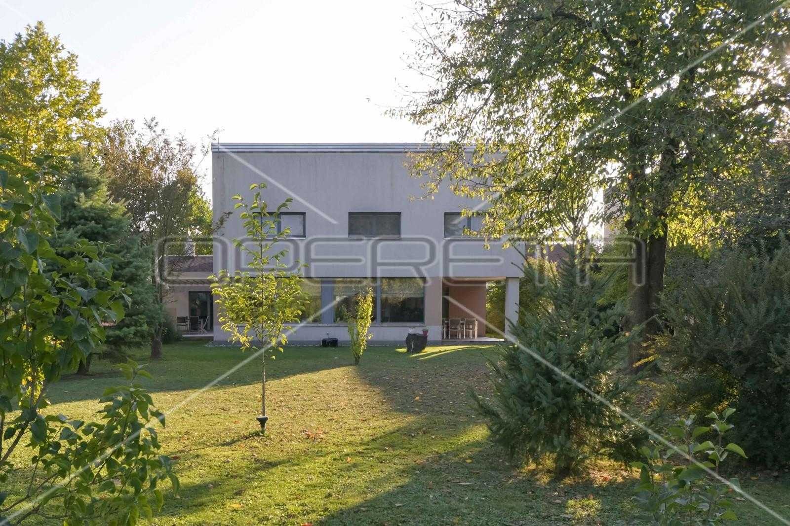 House in Mala Mlaka, Zagreb, Grad 11108623