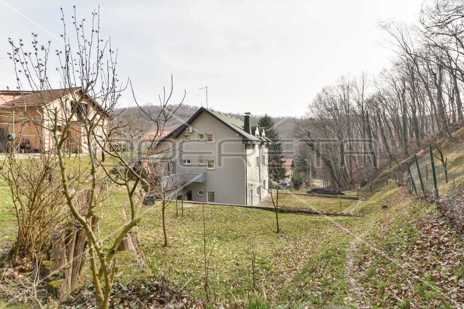 Casa nel Bijenik, Zagabria, Laurea 11108667
