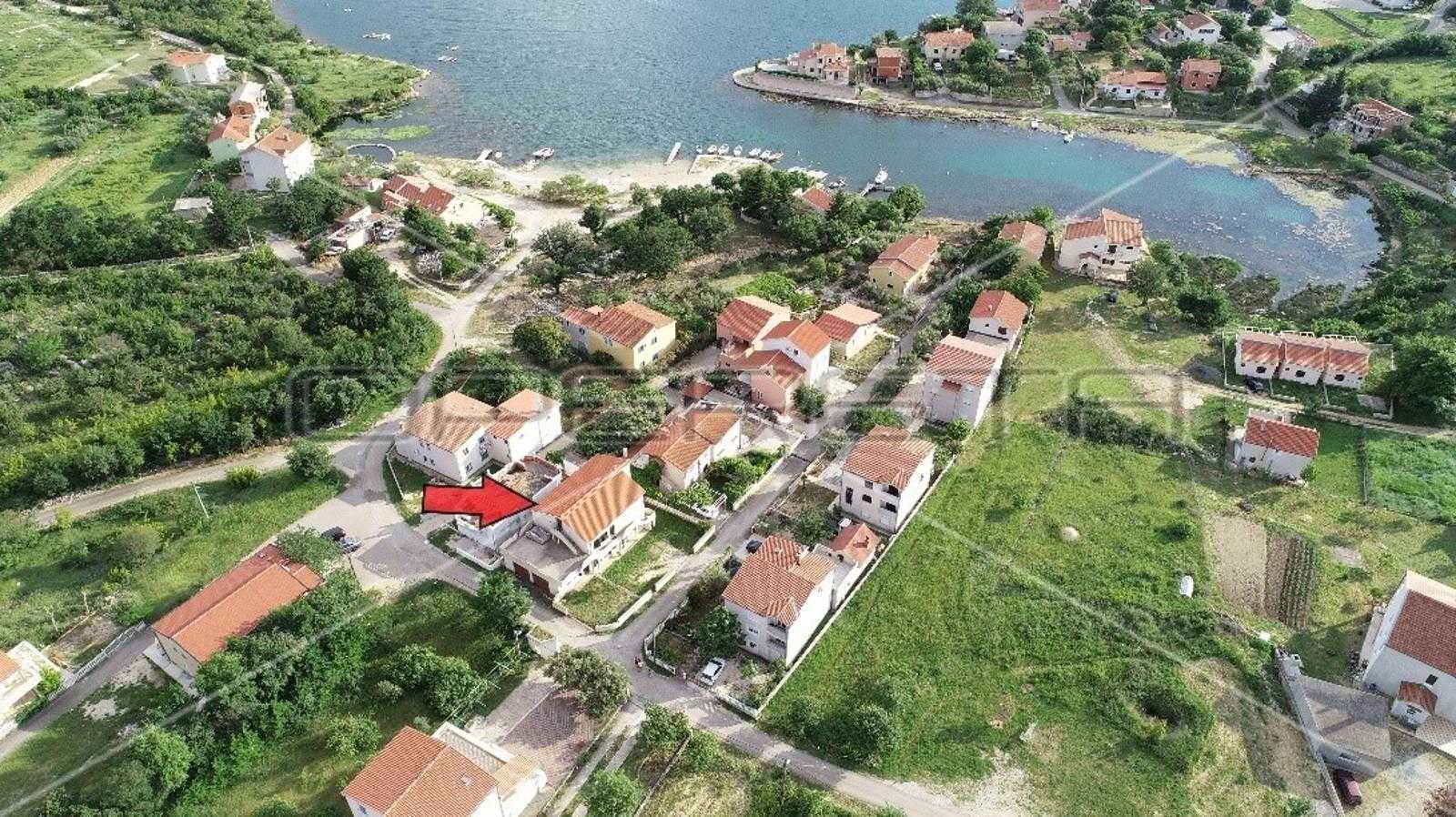Hus i Novigrad, Zadarska Zupanija 11108697