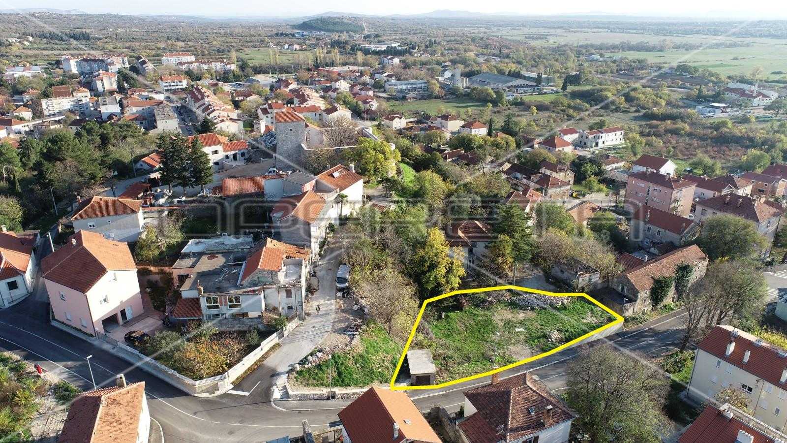 土地 在 Benkovac, Zadarska županija 11108771