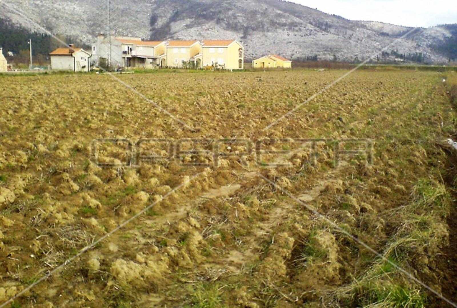 Tanah dalam Metkovic, Dubrovacko-Neretvanska Zupanija 11108863