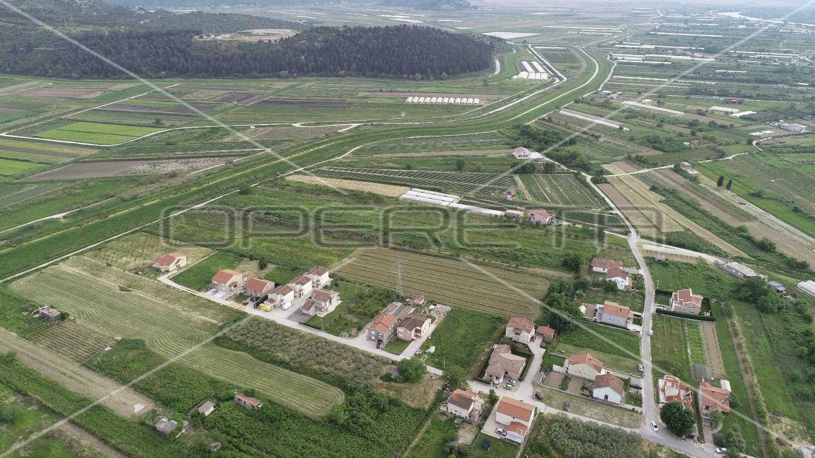 ארץ ב Metković, Dubrovačko-neretvanska županija 11108863