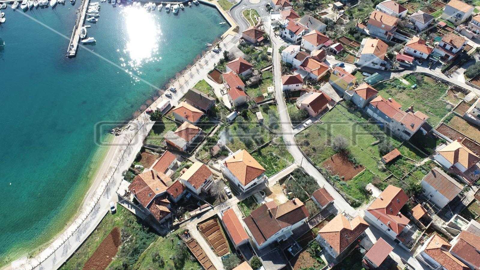 Tanah dalam Kali, Zadarska županija 11108940