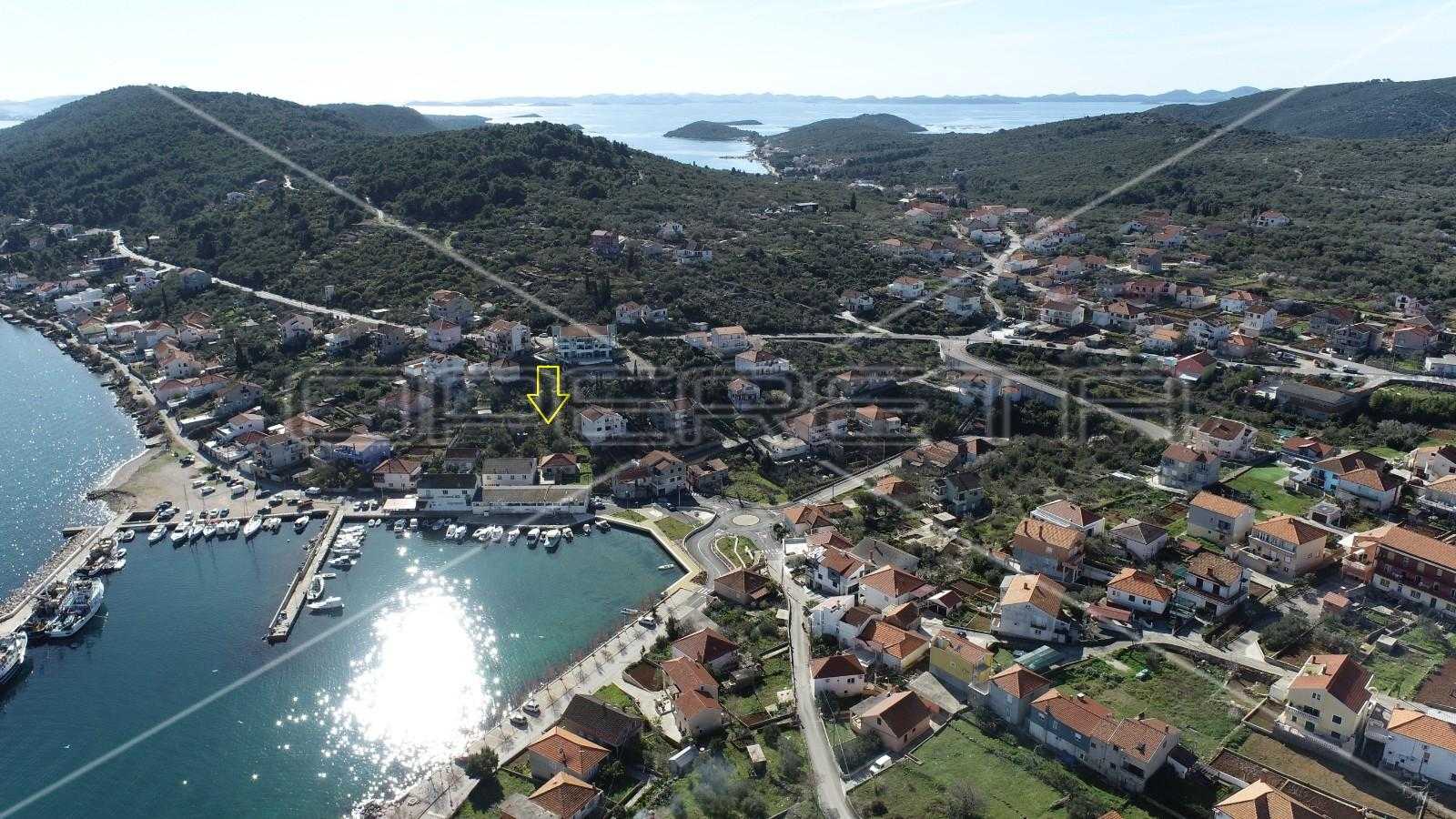 Tanah dalam Kali, Zadarska županija 11108940