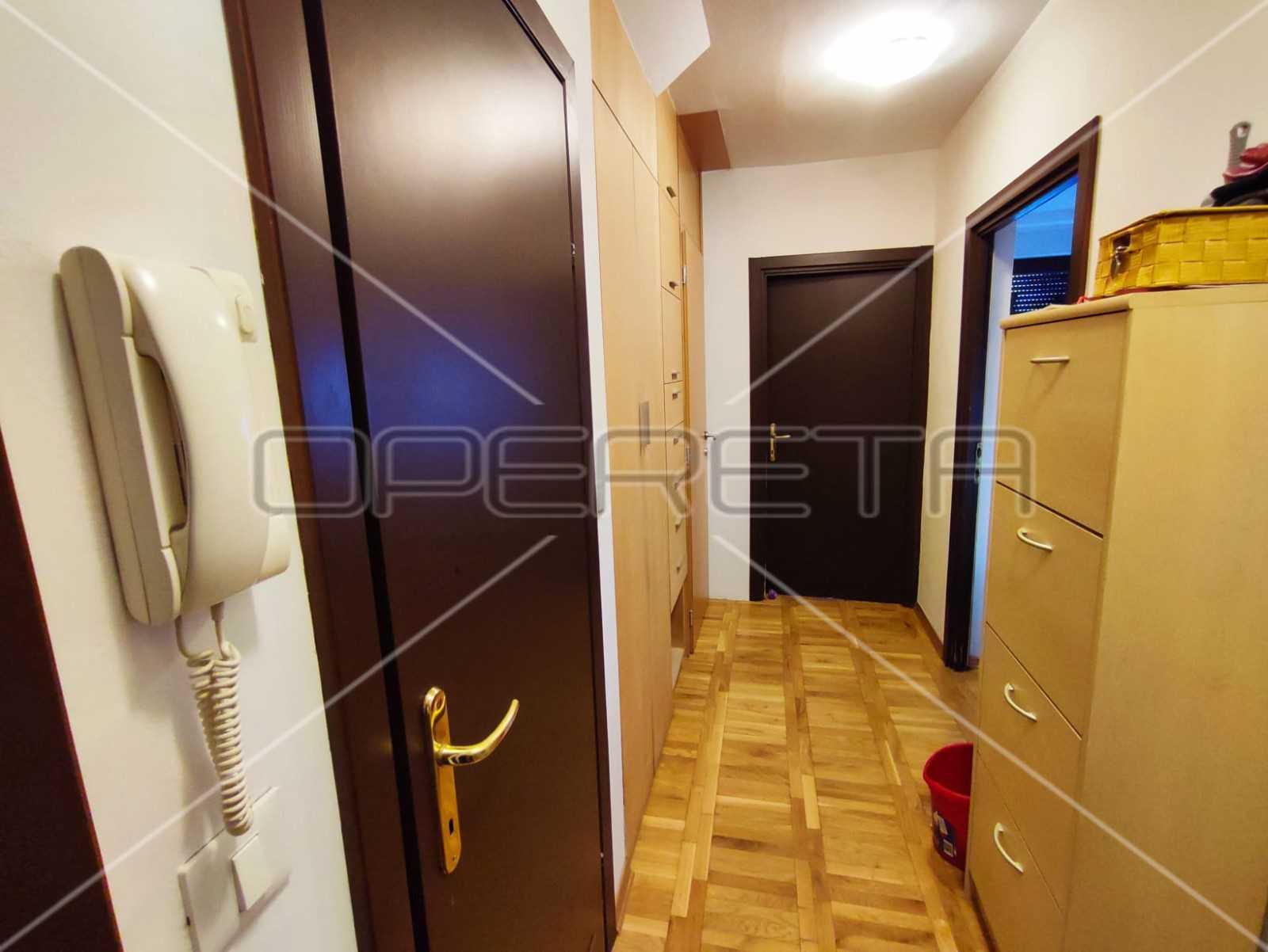 Condominium dans Jankomir, Zagreb, Grad 11108953