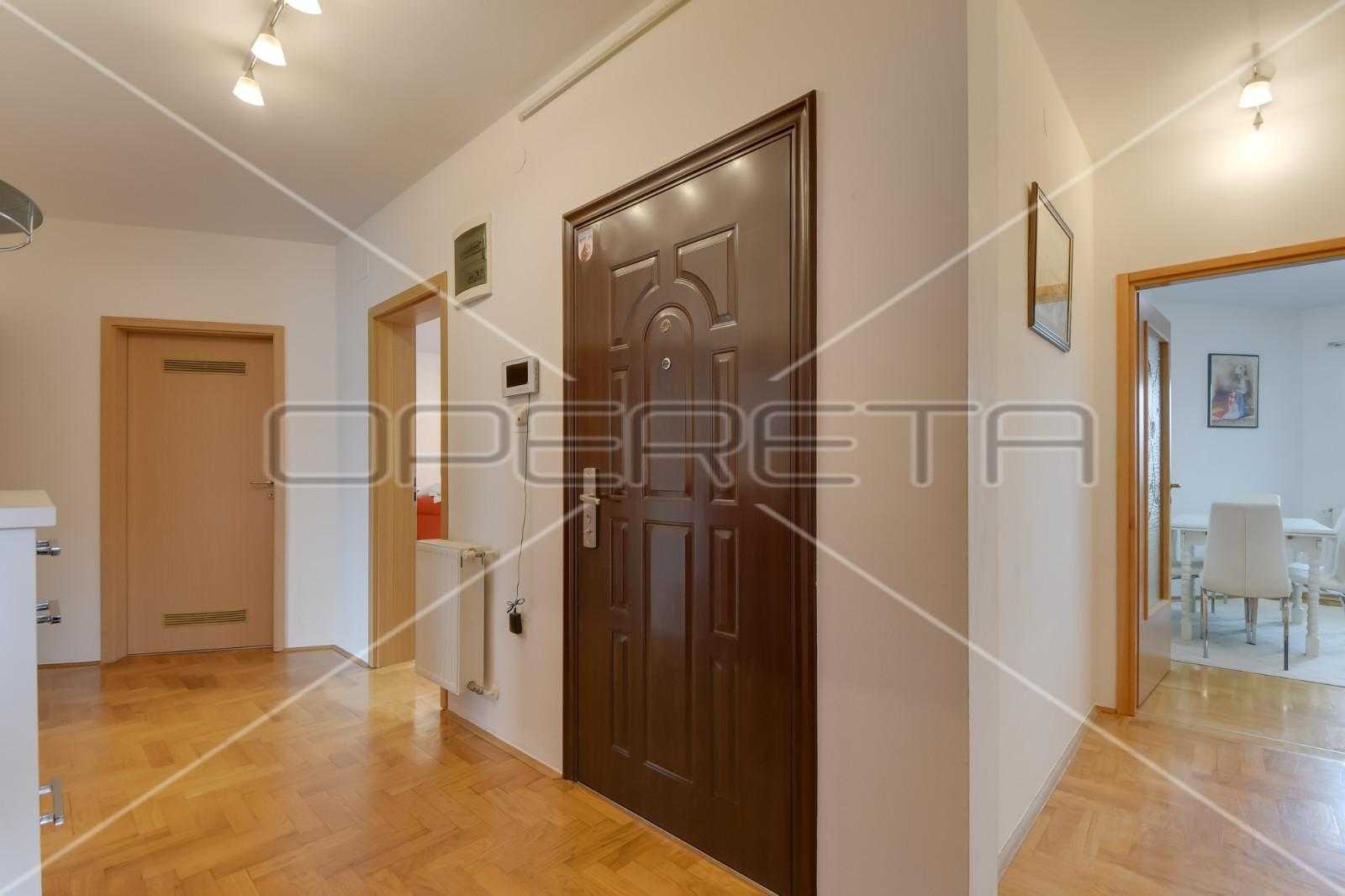 Condominium in Sesvete, Grad Zagreb 11108968