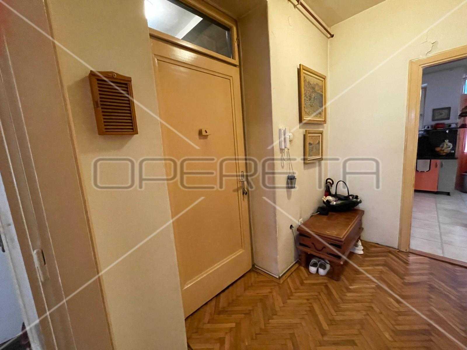 Condominium in Zagreb,  11108987