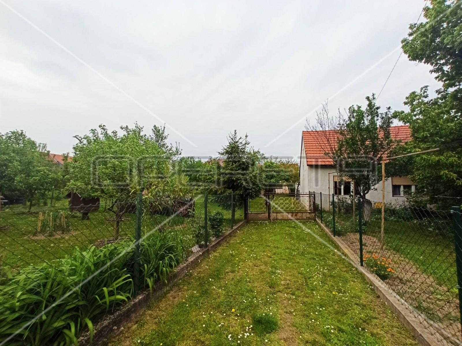Maa sisään Donji Bukovec, Zagreb, Grad 11108998
