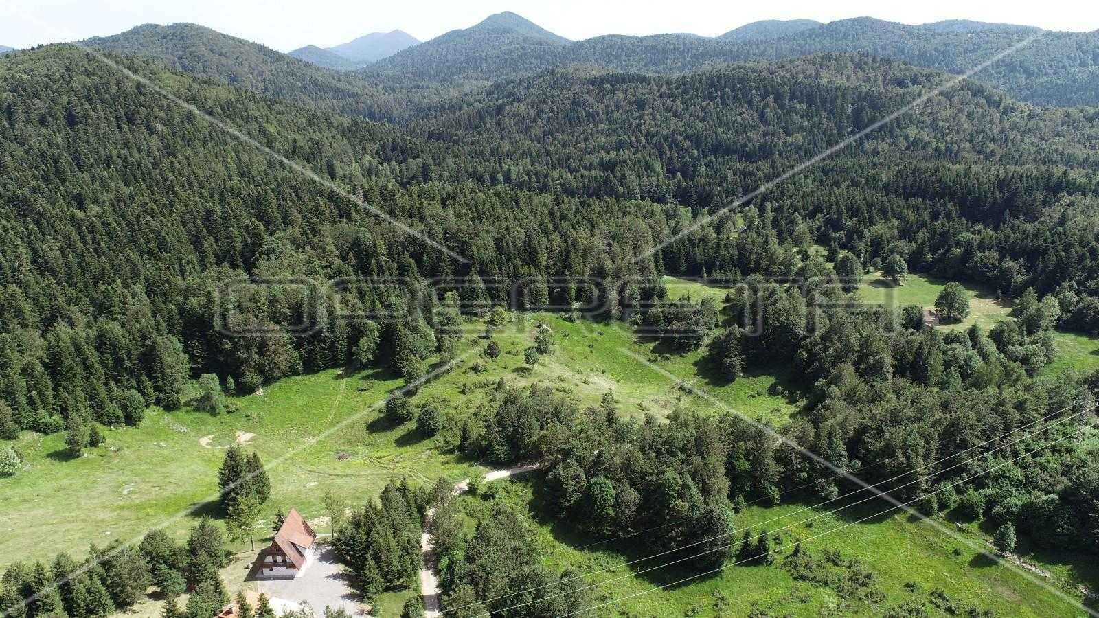 الأرض في Stari Laz, Primorje-Gorski Kotar County 11109055