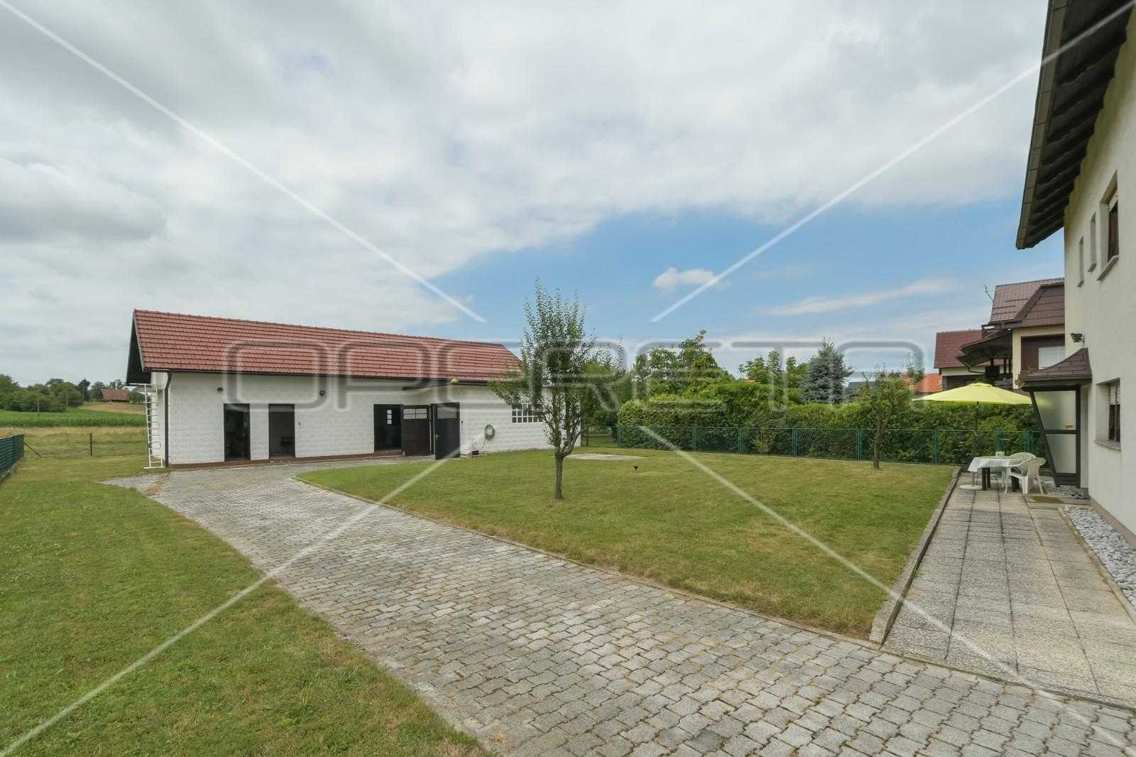 房子 在 Oroslavje, Krapinsko-zagorska županija 11109268