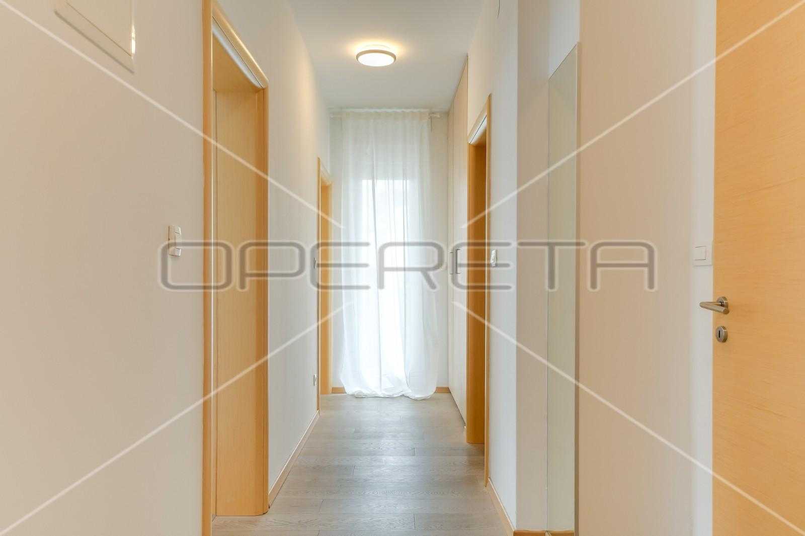 Condominium in Zagreb,  11109633