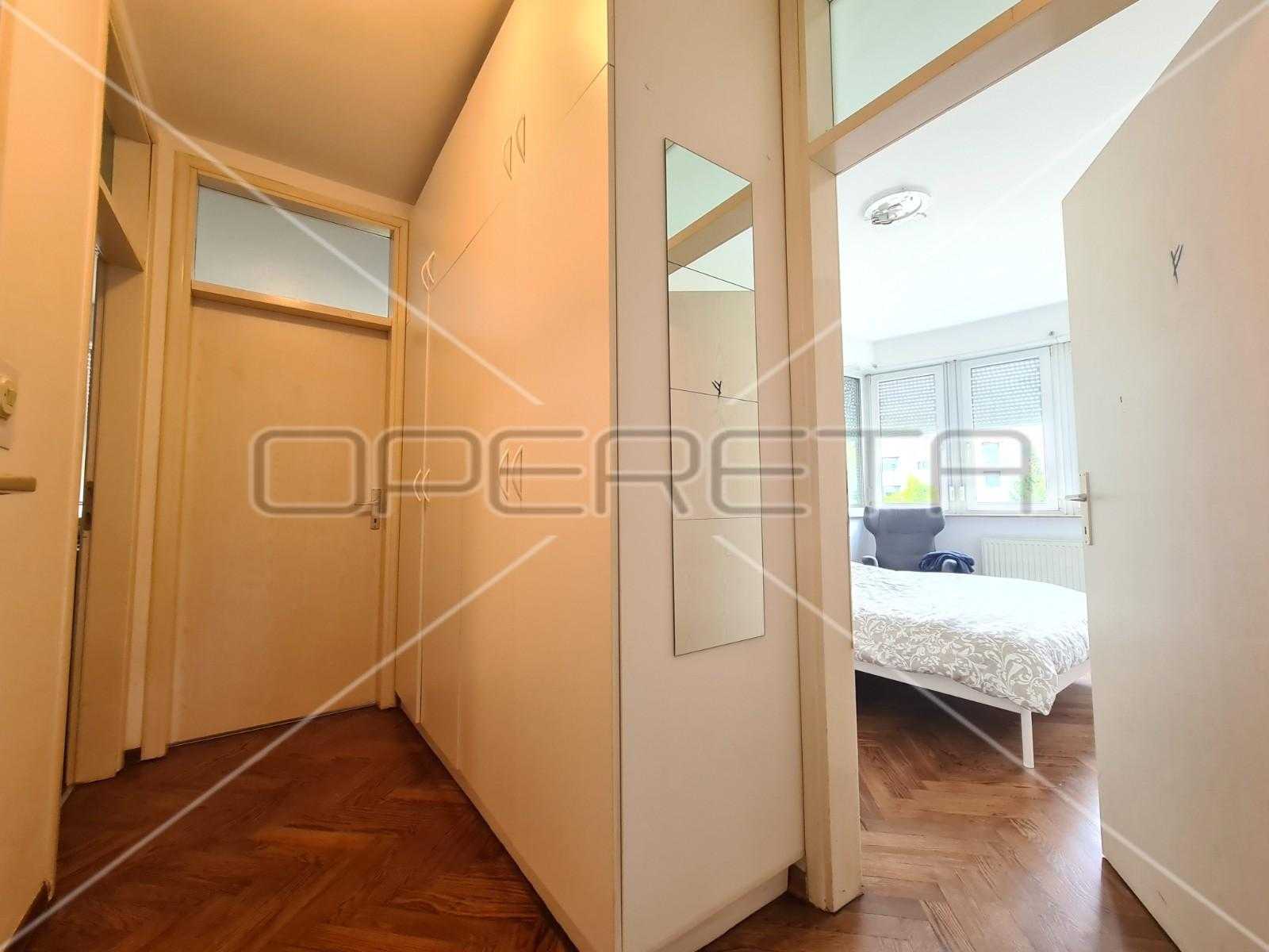 Condominium in Zagreb,  11109640