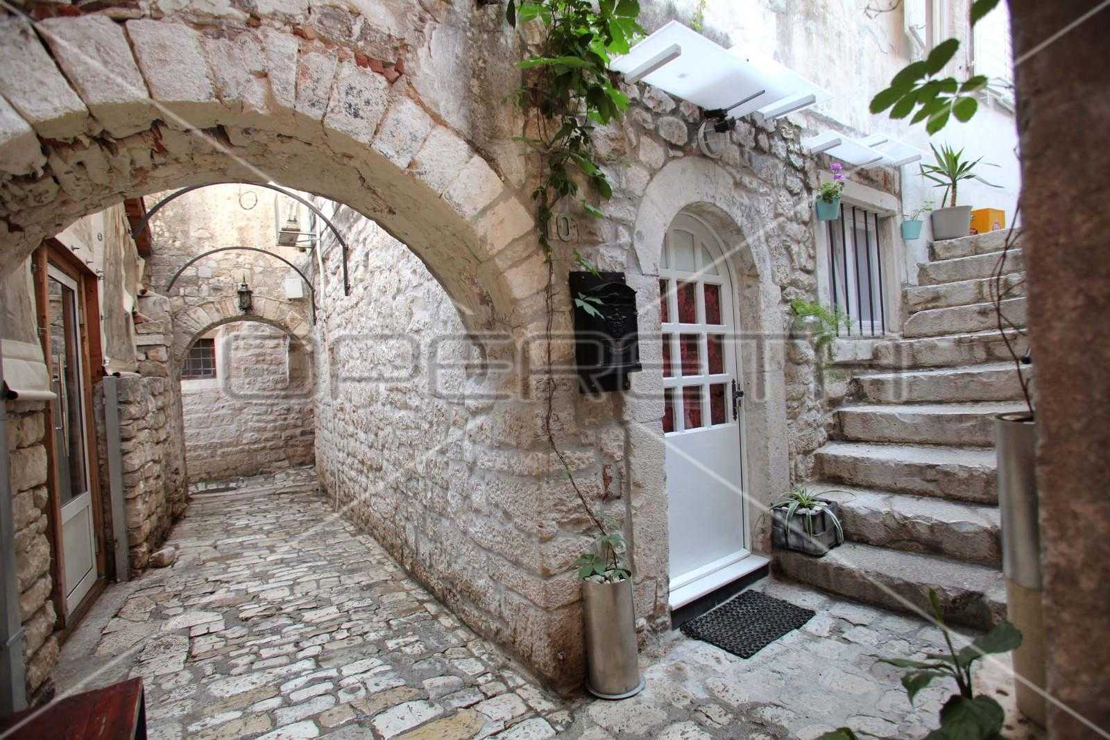 公寓 在 Trogir, Splitsko-dalmatinska županija 11109648