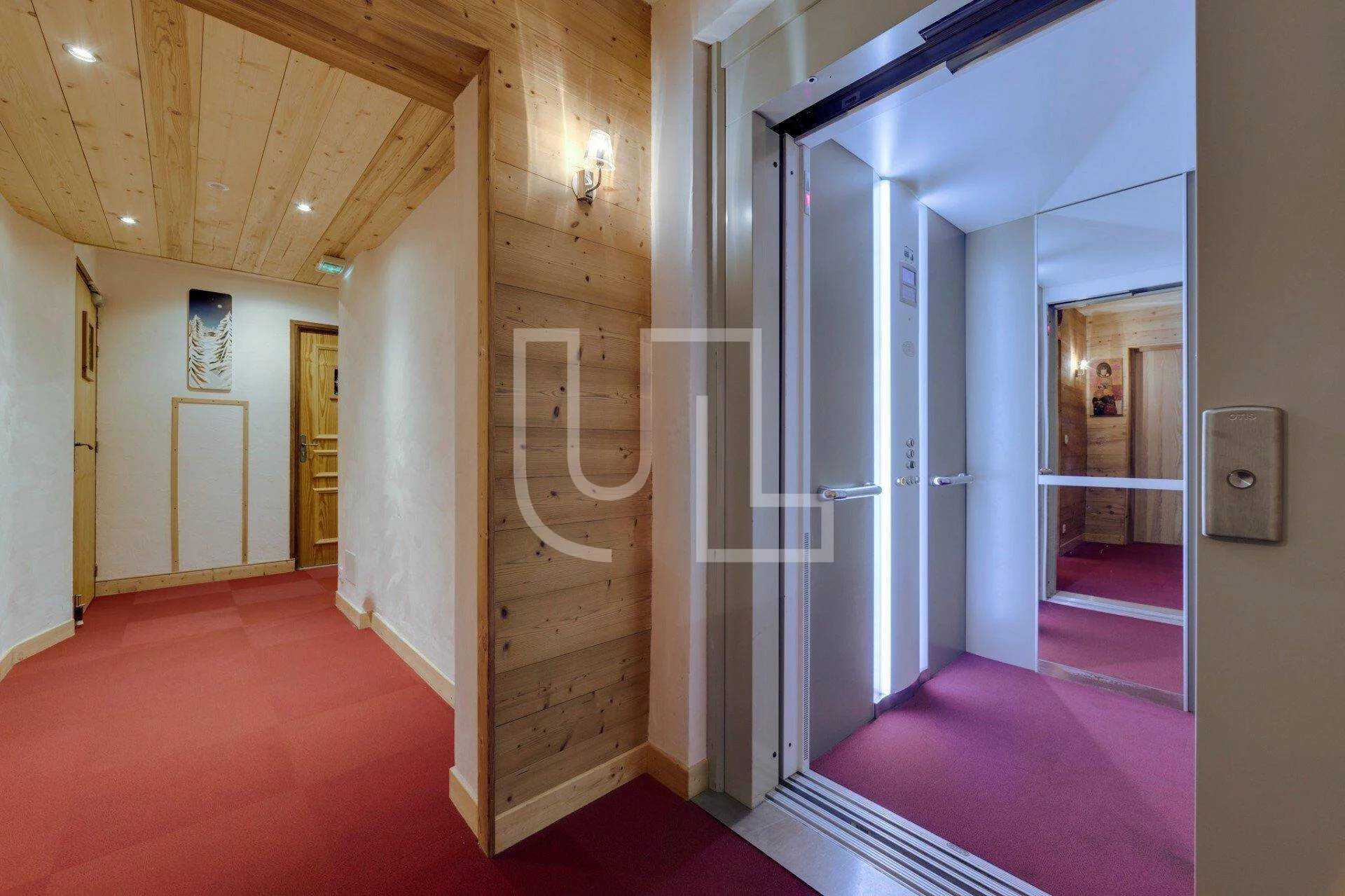 House in Val-d'Isere, Auvergne-Rhone-Alpes 11109734