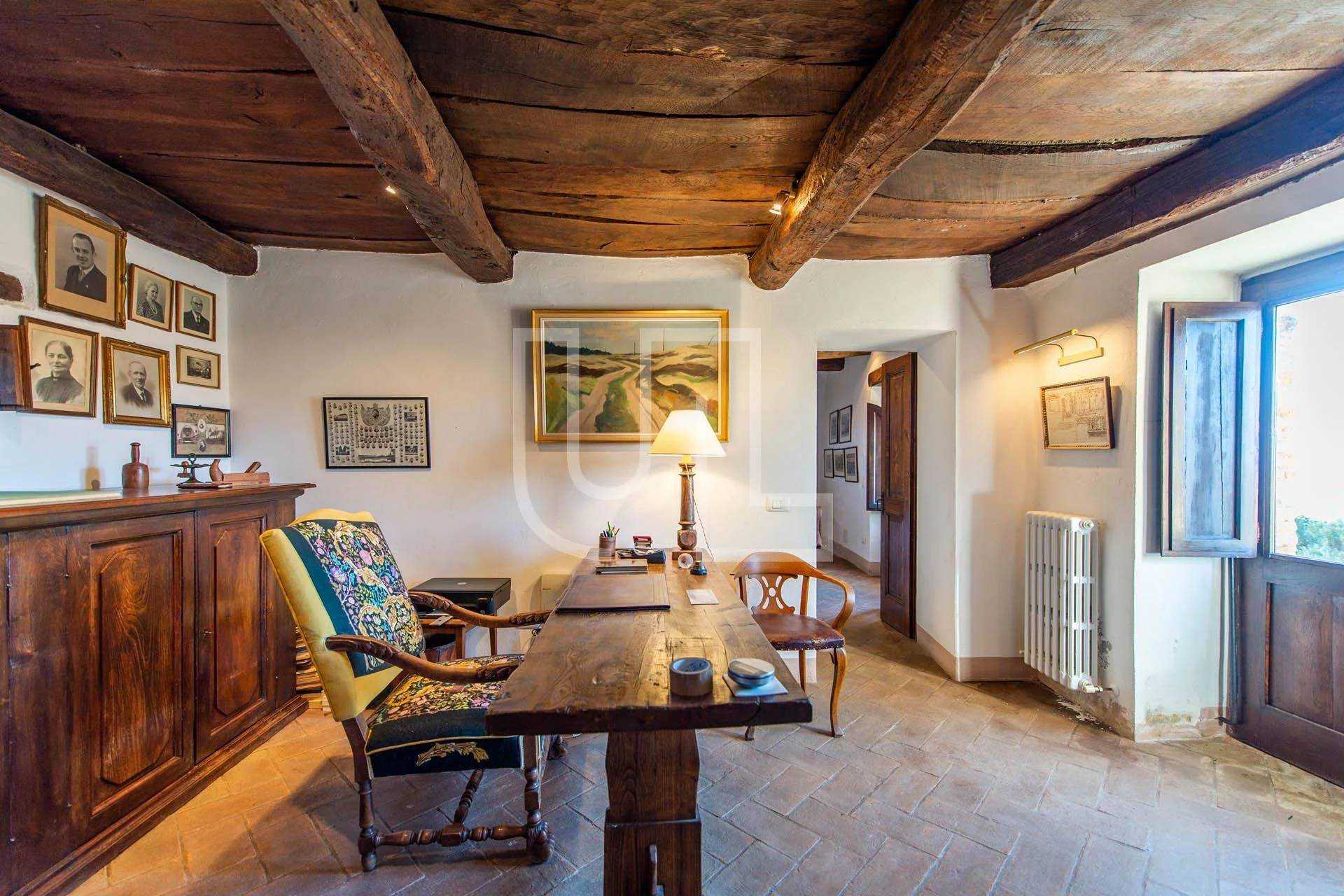 House in Passignano sul Trasimeno, Umbria 11109736