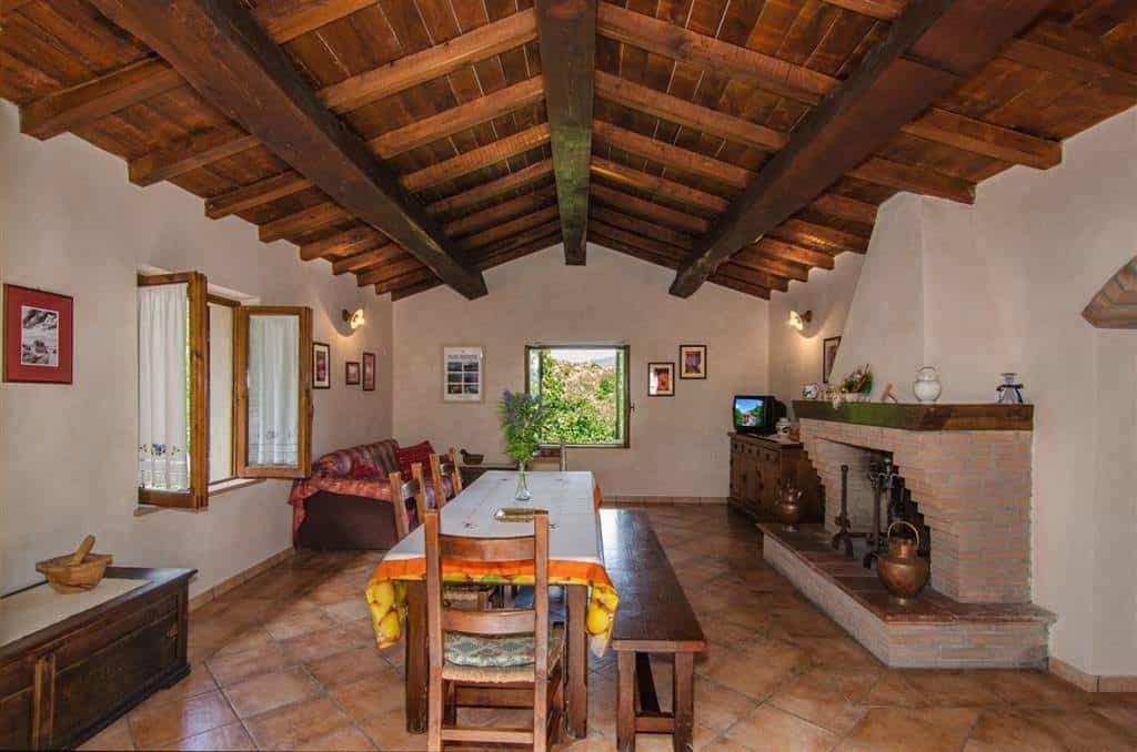 بيت في Molazzana, Toscana 11109797