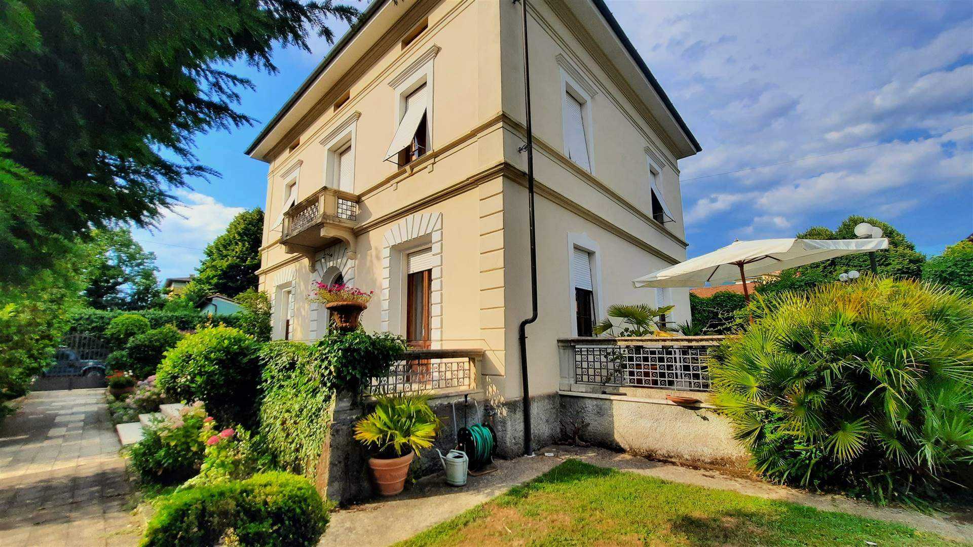 rumah dalam Barga, Toscana 11109804