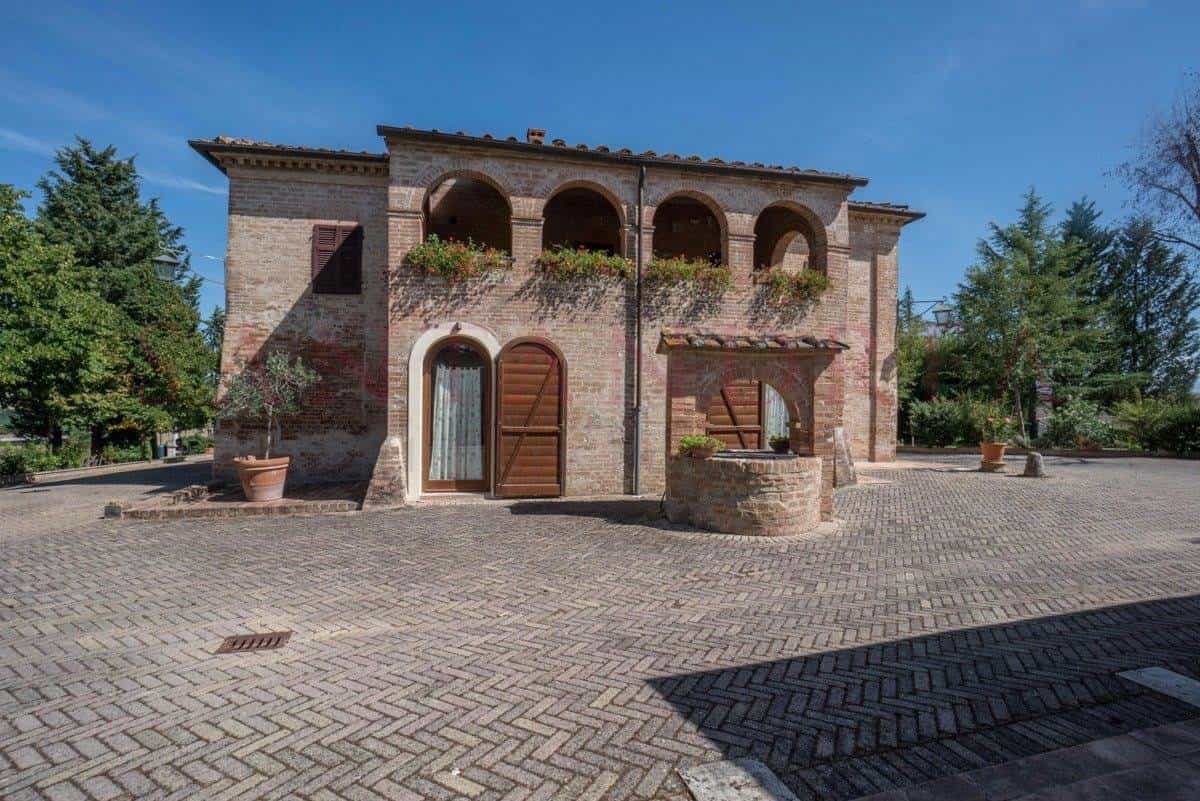 Rumah di Monteroni d'Arbia, Toscana 11109910