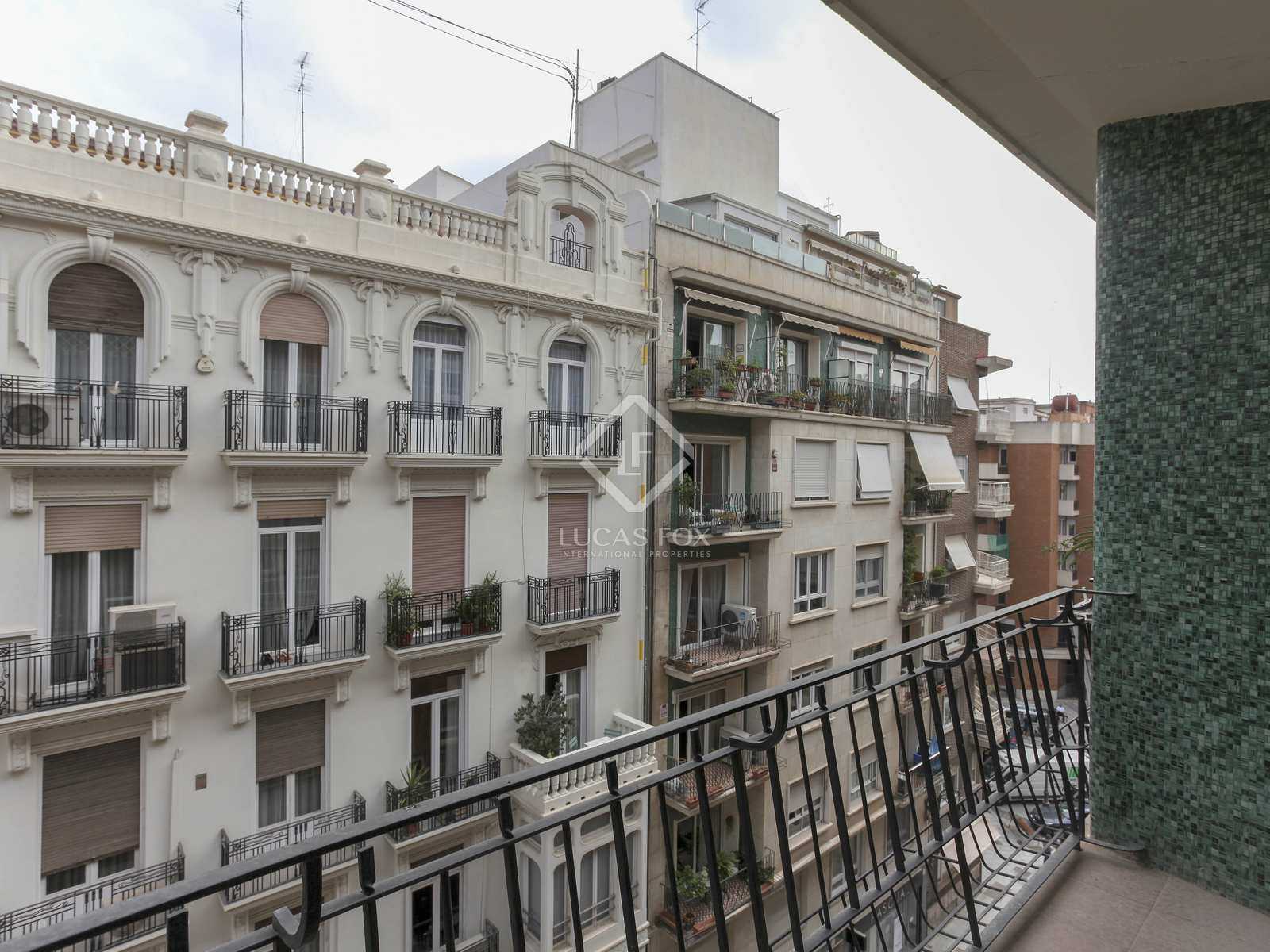 Condominium in Valencia, Valencia 11110278