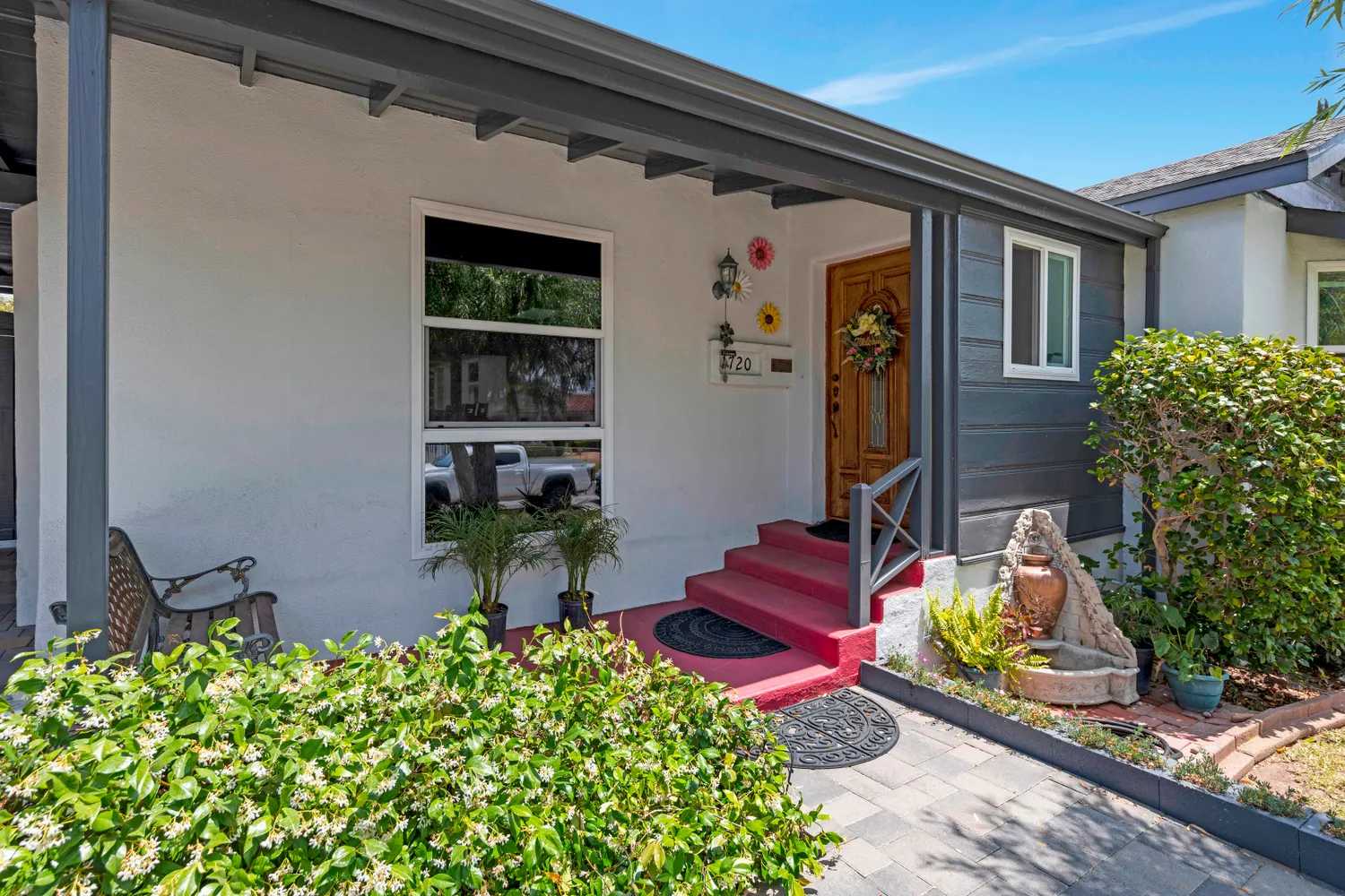 House in Parklabrea, 1720 Stearns Drive 11113772